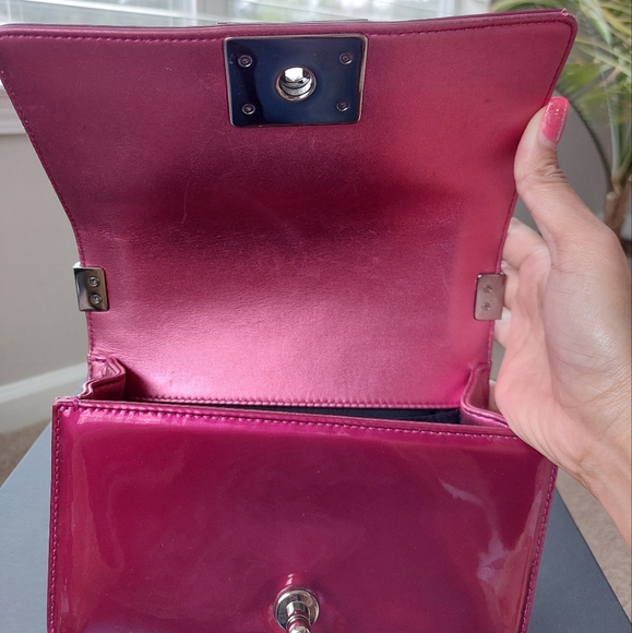 Chanel Patent Mettalic Pink Le Boy Small - Picture 13 of 16